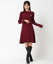 画像をギャラリービューアに読み込む, ブローチ付きAラインニットワンピース/MM447402