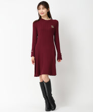 画像をギャラリービューアに読み込む, ブローチ付きAラインニットワンピース/MM447402