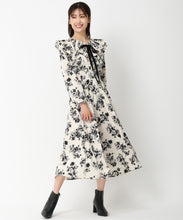 画像をギャラリービューアに読み込む, プリーツカラーワンピース/MM447406 (ホワイト)