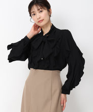 画像をギャラリービューアに読み込む, フリルボウタイブラウス/MM448101 (ブラック)