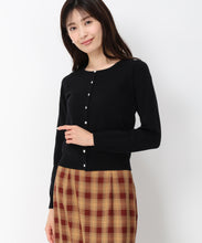 画像をギャラリービューアに読み込む, ベーシックビジュー釦カーディガン/MM448406 (ブラック)