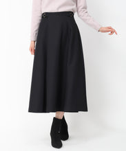 画像をギャラリービューアに読み込む, サイドバックルフレアスカート/MM447217 (ブラック)