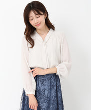画像をギャラリービューアに読み込む, パールバー付きタイブラウス/MM518101