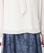 画像をギャラリービューアに読み込む, パールバー付きタイブラウス/MM518101