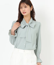 画像をギャラリービューアに読み込む, ボウタイシャーリングブラウス/MM518103 (グリーン)