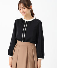 画像をギャラリービューアに読み込む, 配色バンドカラーブラウス/MM538110 (ブラック)