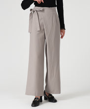 画像をギャラリービューアに読み込む, 【WEB限定予約販売/9月中旬発売予定】ラップリボンパンツ/MM537304 (グレージュ)
