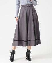 画像をギャラリービューアに読み込む, 裾配色フレアスカート/MM547218 (チャコールグレー)