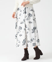 画像をギャラリービューアに読み込む, 水彩フラワーカットジャガードスカート/MM547213 (ブラック/ホワイト)