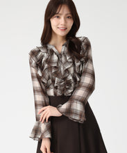 画像をギャラリービューアに読み込む, 【一部店舗限定アイテム】フリルチェックブラウス/TT558103 (ブラウン)