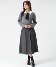 画像をギャラリービューアに読み込む, 【WEB限定予約アイテム/11月上旬入荷予定】3way衿×タイ付きビジュ釦カーディガン/MM558403