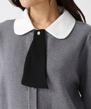 画像をギャラリービューアに読み込む, 【WEB限定予約アイテム/11月上旬入荷予定】3way衿×タイ付きビジュ釦カーディガン/MM558403