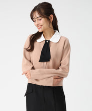 画像をギャラリービューアに読み込む, 【WEB限定予約アイテム/11月上旬入荷予定】3way衿×タイ付きビジュ釦カーディガン/MM558403