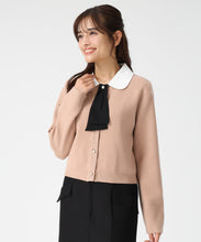 画像をギャラリービューアに読み込む, 【WEB限定予約アイテム/11月上旬入荷予定】3way衿×タイ付きビジュ釦カーディガン/MM558403