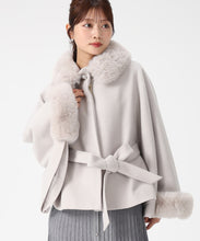 画像をギャラリービューアに読み込む, 【再入荷】【グレージュのみ12月下旬予約】ブローチ付きポンチョコート/MM548603