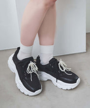 画像をギャラリービューアに読み込む, パールリボンチャーム付きスニーカー/TT519413