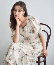 画像をギャラリービューアに読み込む, Vネックギャザーフラワーワンピース/TT537407