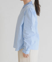 画像をギャラリービューアに読み込む, 【一部店舗限定】フリルスタンドカラーブラウス/MM658110