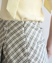 画像をギャラリービューアに読み込む, ラップ風ミニスカパン/TT617207