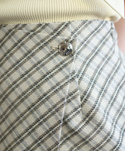 画像をギャラリービューアに読み込む, ラップ風ミニスカパン/TT617207