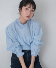 画像をギャラリービューアに読み込む, 【一部店舗限定】フリルスタンドカラーブラウス/MM658110