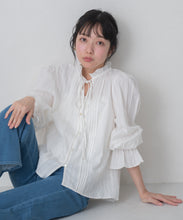 画像をギャラリービューアに読み込む, 【一部店舗限定】フリルカラー前リボンブラウス/MM658108