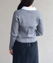 画像をギャラリービューアに読み込む, 【WEB限定予約販売/11月中旬発売予定】シャツ襟付きケーブルカーディガン/MM548410