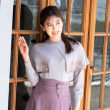 画像をギャラリービューアに読み込む, フラワー刺繍ケープニット/mm338310