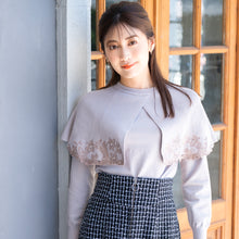 画像をギャラリービューアに読み込む, フラワー刺繍ケープニット/mm338310