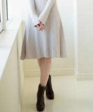 画像をギャラリービューアに読み込む, ブローチ付き成型リブニットワンピース/MM347401