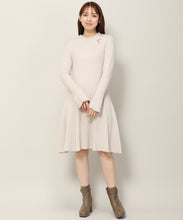 画像をギャラリービューアに読み込む, ブローチ付き成型リブニットワンピース/MM347401