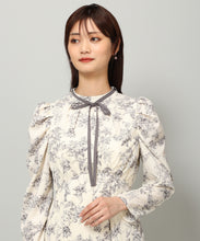画像をギャラリービューアに読み込む, ハイネックタイ付きフラワーワンピース/MM347410