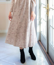 画像をギャラリービューアに読み込む, ハイネックタイ付きフラワーワンピース/MM347410