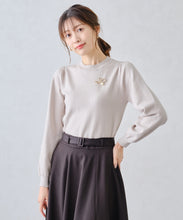 画像をギャラリービューアに読み込む, ブローチ付きカラーニット/MM448321