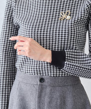 画像をギャラリービューアに読み込む, ブローチ付きカラーニット/MM448321