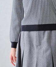 画像をギャラリービューアに読み込む, ブローチ付きカラーニット/MM448321