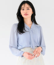 画像をギャラリービューアに読み込む, パールバー付きタイブラウス/MM518101