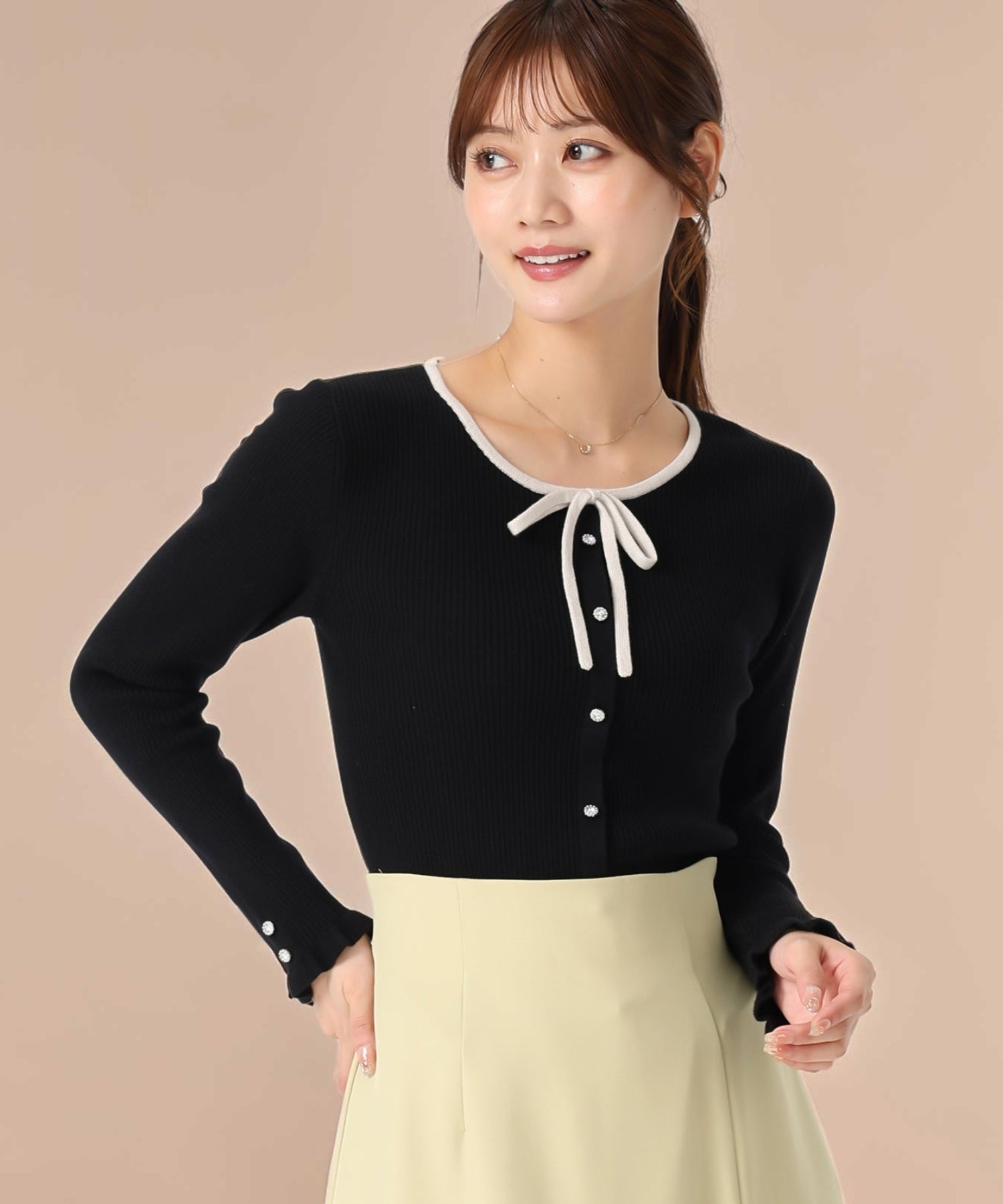 ⭐️試着のみ⭐️25SS LVプリーツカラー モノグラム リボン付 ニットトップ黒M ⭐️試着のみ⭐️25SS LVプリーツカラー モノグラム リボン付 ニット