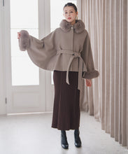 画像をギャラリービューアに読み込む, 【WEB限定予約販売/11月中旬発売予定】ブローチ付きポンチョコート/MM548603