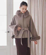 画像をギャラリービューアに読み込む, 【再入荷】ブローチ付きポンチョコート/MM548603