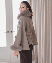 画像をギャラリービューアに読み込む, 【WEB限定予約販売/11月中旬発売予定】ブローチ付きポンチョコート/MM548603