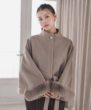 画像をギャラリービューアに読み込む, 【WEB限定予約販売/11月中旬発売予定】ブローチ付きポンチョコート/MM548603