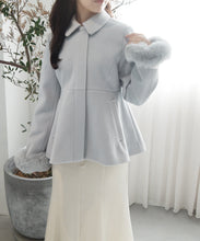 画像をギャラリービューアに読み込む, 【WEB限定】2way袖ファーペプラムコート/MM558601