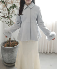 画像をギャラリービューアに読み込む, 【WEB限定】2way袖ファーペプラムコート/MM558601