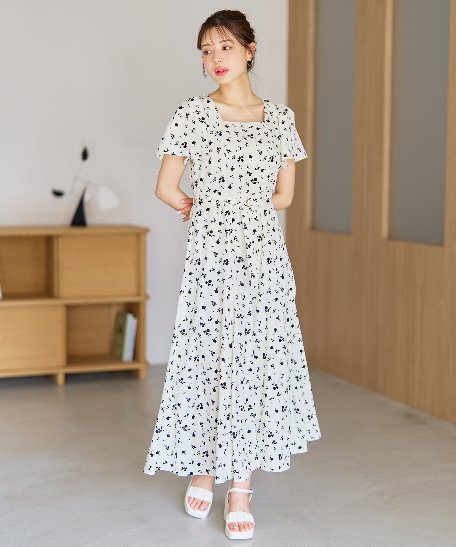 スクエアネックバックリボンAラインワンピース/MM627408 – MISCH MASCH