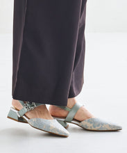 画像をギャラリービューアに読み込む, ビジューバックストラップローヒールパンプス/MOR111