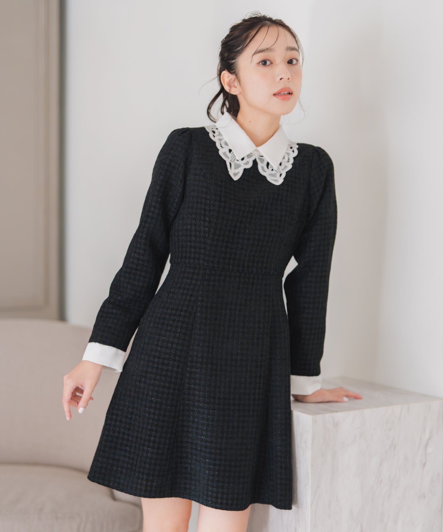 【みに】miu miu 襟付きミニワンピース ブラック 36 miu miu 襟付きミニワンピース ブラック 36 miumiu風の安いブランド 秋