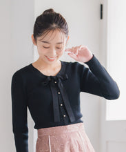 画像をギャラリービューアに読み込む, 【WEB限定予約販売/11月下旬発売予定】ラメ配色ボウタイニット/MM548322