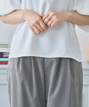 画像をギャラリービューアに読み込む, ショルダーフリルブラウス/MM43811