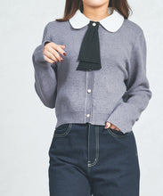 画像をギャラリービューアに読み込む, 【一部店舗限定】3way衿×タイ付きビジュ釦カーディガン/MM558403